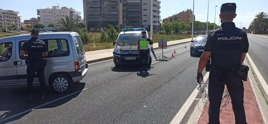 Control de la Polic&iacute;a Nacional de Elche (Alicante), donde han detenido a un hombre de nacionalidad belga que era buscado por las autoridades de Alemania por presuntamente traficar con casi 500 kilos de marihuana