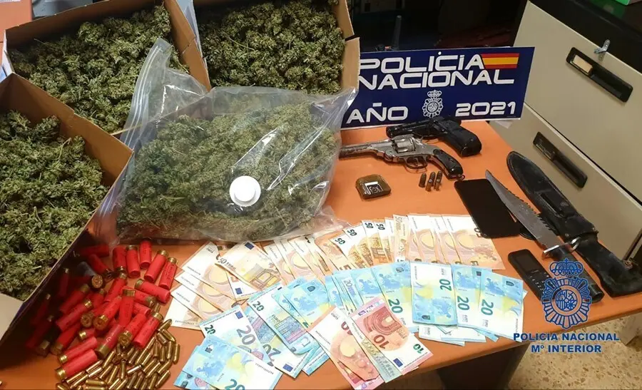 Drogas intervenidas en tres operaciones policiales en Val&egrave;ncia y Albal