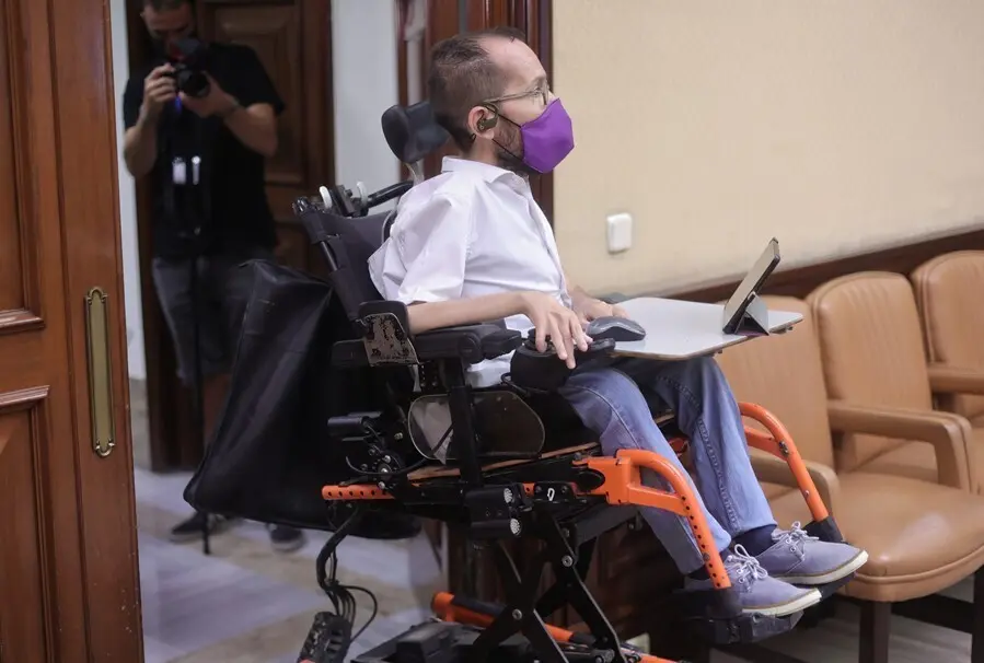 El portavoz de Unidas Podemos en el Congreso, Pablo Echenique, a su llegada a una reuni&oacute;n con representantes de CONPYMES, en la sala Sagasta del Congreso de los Diputados, a 7 de julio de 2021, en Madrid (Espa&ntilde;a). CONPYMES, la nueva patronal de pymes y au
