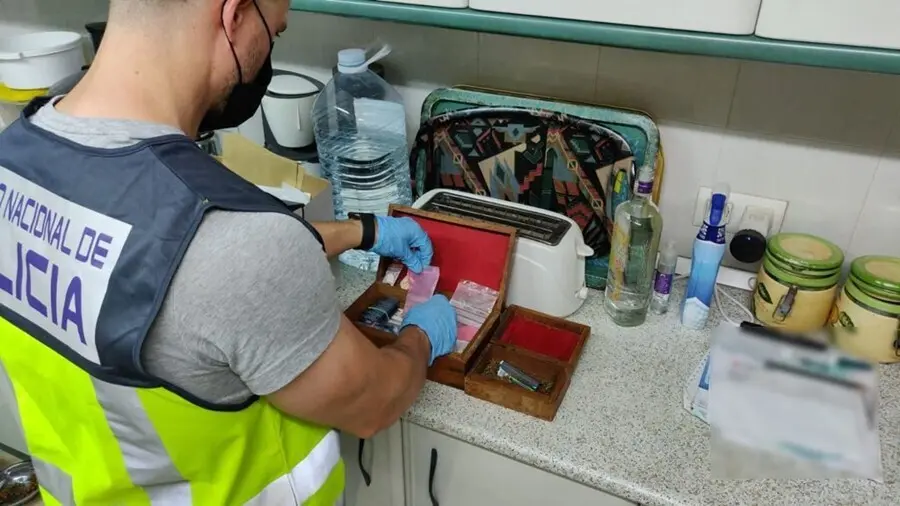 Detenido en Alicante por grabar una relaci&oacute;n con una menor y extorsionarla para obligarla a nuevos encuentros