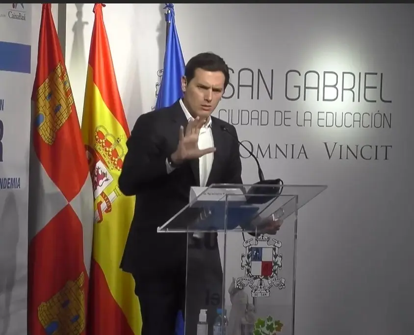 El expresidente de Ciudadanos Albert Rivera, en su intervenci&oacute;n en el curso de verano 'Prensa y Poder' en Aranda de Duero (Burgos)