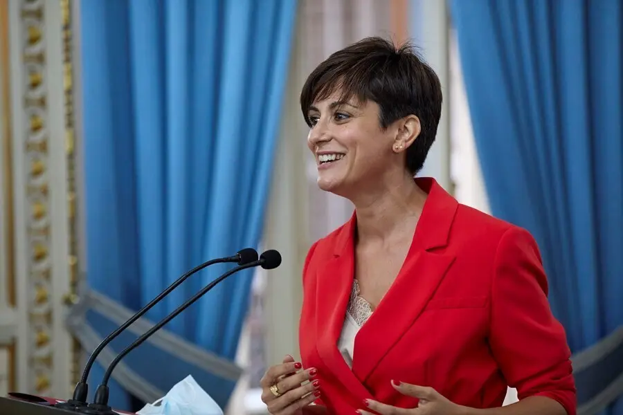 La nueva ministra Portavoz y de Pol&iacute;tica Territorial, Isabel Rodr&iacute;guez, interviene en el traspaso de carteras, en el Ministerio de Pol&iacute;tica Territorial,