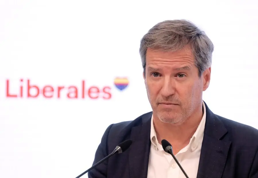 El vicesecretario general y secretario de Comunicaci&oacute;n de Ciudadanos, Daniel P&eacute;rez, ofrece una rueda de prensa posterior a la reuni&oacute;n del Comit&eacute; Permanente de Ciudadanos