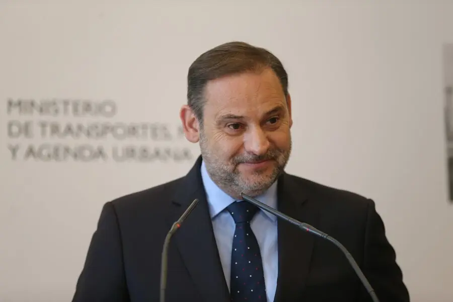 El exministro de Transportes, Movilidad y Agenda Urbana, Jos&eacute; Luis &Aacute;balos, interviene en el acto de traspaso de la cartera ministerial a la nueva ministra, en la sede ministerial, a 12 de julio de 2021, en Madrid (Espa&ntilde;a). 
