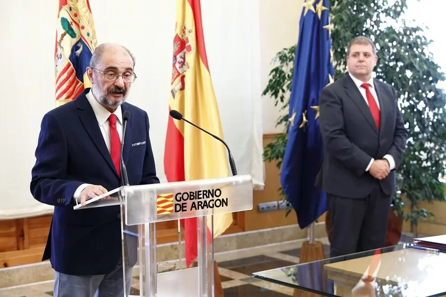 El presidente del Gobierno de Arag&oacute;n, Javier Lamb&aacute;n, con el presidente de Correos, Juan Manuel Serrano.