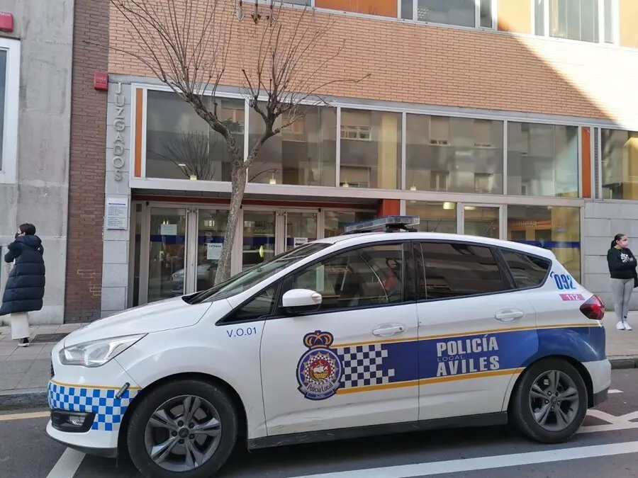 Archivo - Juzgados de Avil&eacute;s. Polic&iacute;a Local de Avil&eacute;s.