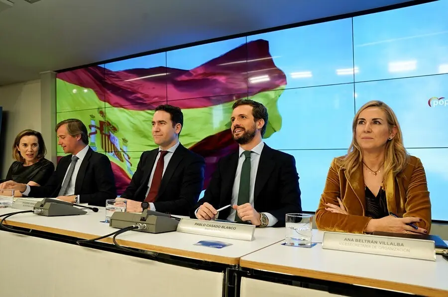 Archivo - El presidente del PP, Pablo Casado, junto al secretario general del partido, Teodoro Garc&iacute;a Egea, y los vicesecretarios Ana Beltr&aacute;n, Antonio Gonz&aacute;lez Terol y la portavoz del Grupo Popular, Cuca Gamarra. En Madrid (Espa&ntilde;a), a 13 de enero de 2020.