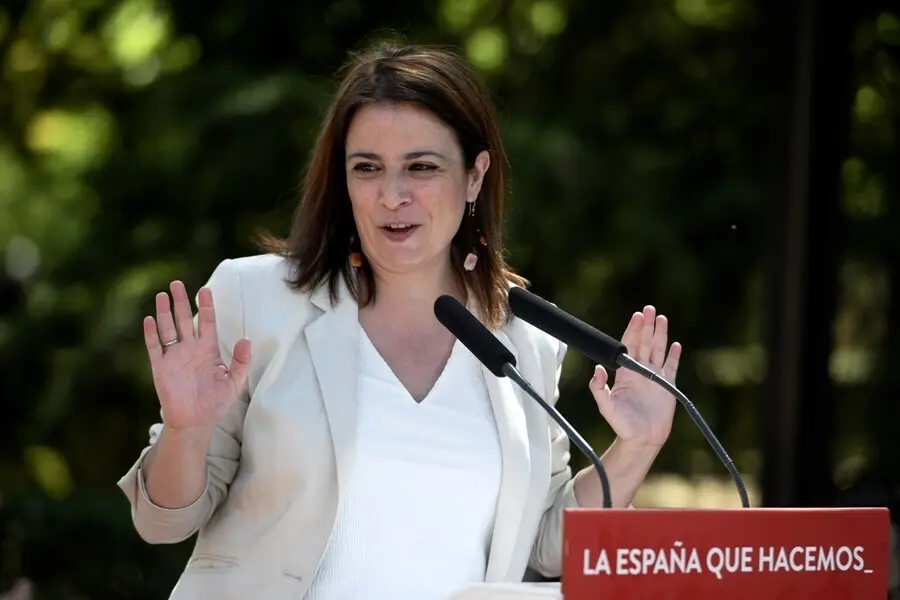 Archivo - La vicesecretaria general del PSOE y portavoz del Grupo Parlamentario Socialista en el Congreso, Adriana Lastra, interviene durante un acto sobre ecolog&iacute;a y sostenibilidad, a 21 de mayo de 2021, en el Parque Museo de Esculturas, Legan&eacute;s, Madrid,