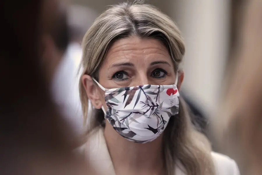 La vicepresidenta Tercera del Gobierno y Ministra de Trabajo y Econom&iacute;a Social, Yolanda D&iacute;az, a su llegada a la comisi&oacute;n de Trabajo, Inclusi&oacute;n, Seguridad Social y Migraciones, a 28 de junio de 2021, en el Senado, Madrid, (Espa&ntilde;a).