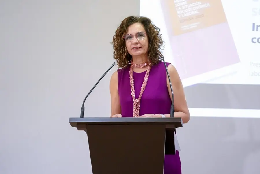 La ministra de Hacienda y Funci&oacute;n P&uacute;blica, Mar&iacute;a Jes&uacute;s Montero, clausura la jornada sobre 'Econom&iacute;a, Trabajo y Sociedad', a 14 de julio de 2021, en Madrid, (Espa&ntilde;a). 