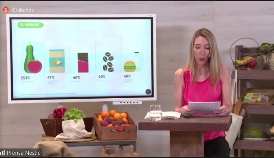 La responsable de Nutrici&oacute;n de Nestl&eacute; Espa&ntilde;a, Laura Gonz&aacute;lez, en una rueda de prensa