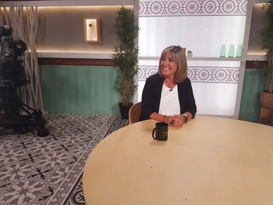 La alcaldesa de L'Hospitalet (Barcelona) y presidenta de la Diputaci&oacute;n de Barcelona, N&uacute;ria Mar&iacute;n, es entrevistada en el programa 'Caf&egrave; d'idees' de La 2 de Catalunya.