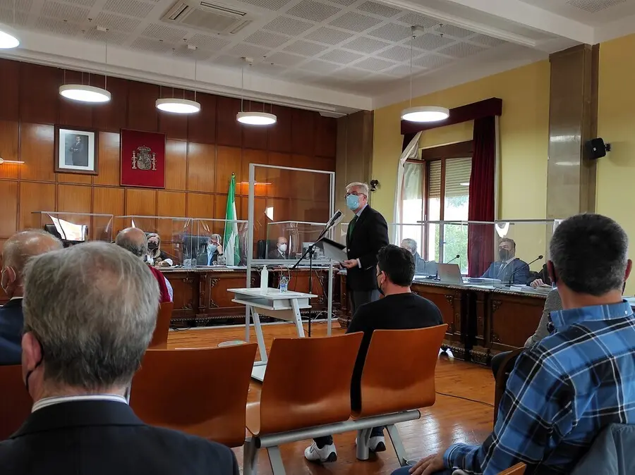 Archivo - Fern&aacute;ndez de Moya respondiendo al interrogatorio durante el juicio de Matinsreg/Archivo