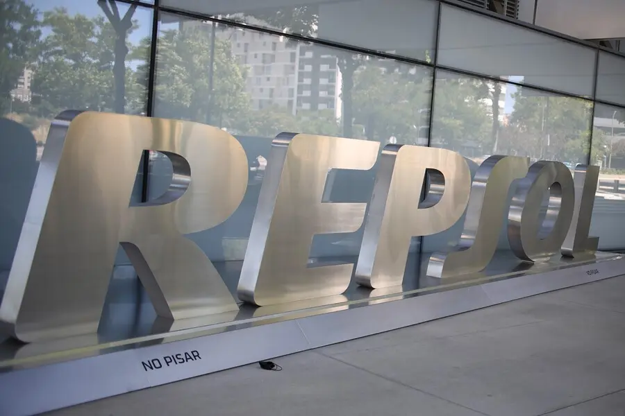 La sede nacional de Repsol, a 8 de julio de 2021, en Madrid (Espa&ntilde;a). La Audiencia Nacional ha imputado a Repsol y Caixabank por cargos de cohecho y revelaci&oacute;n de secretos en el caso Villarejo. Representantes de Repsol y Caixabank han sido citados para de