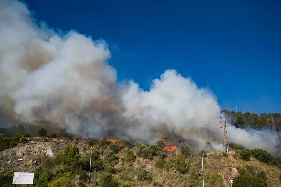 Imagen de archivo del incendio de Castellv&iacute; de Rosanes y Martorell (Barcelona)