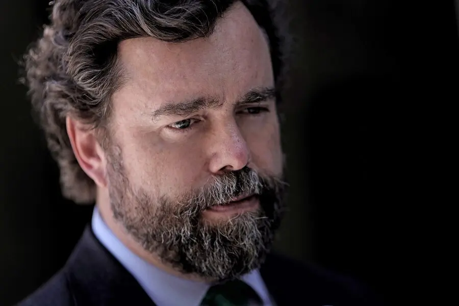 El portavoz de Vox en el Congreso, Iv&aacute;n Espinosa de los Monteros, ofrece declaraciones a los medios de comunicaci&oacute;n tras participar en una mesa redonda de portavoces parlamentarios, a 5 de julio de 2021, en la Universidad Rey Juan Carlos.