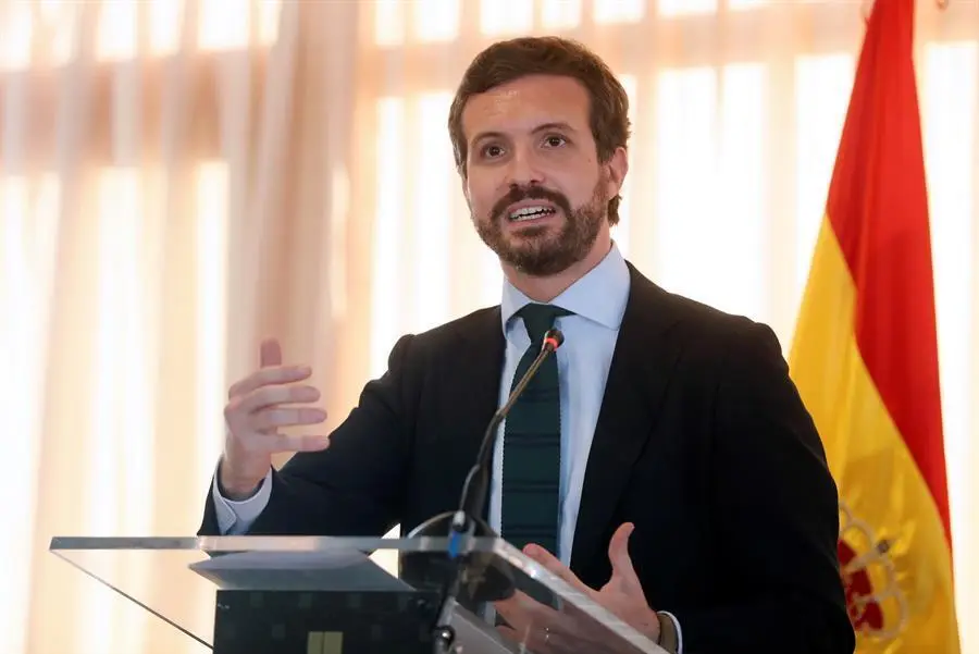 El presidente del Partido Popular, Pablo Casado, interviene tras recibir el Premio Hispanidad, Concordia y Libertad que otorgan la Fundaci&oacute;n Mariano Ospina P&eacute;rez, la Fundaci&oacute;n Comunidad Iberoamericana y la Fundaci&oacute;n Independiente, este martes en Madrid. EFE/ Mariscal