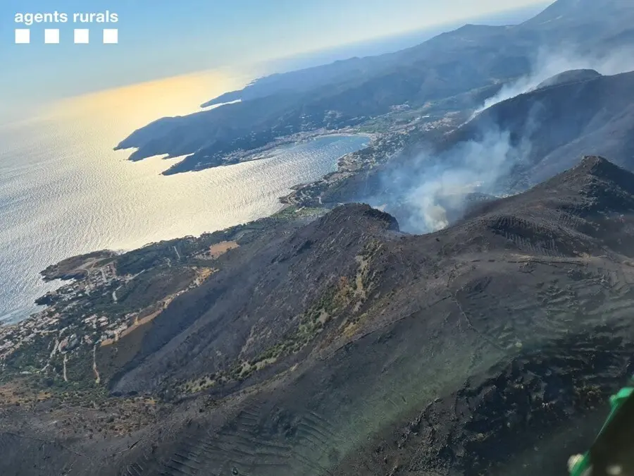 Incendio en Llan&ccedil;&agrave; (Girona)