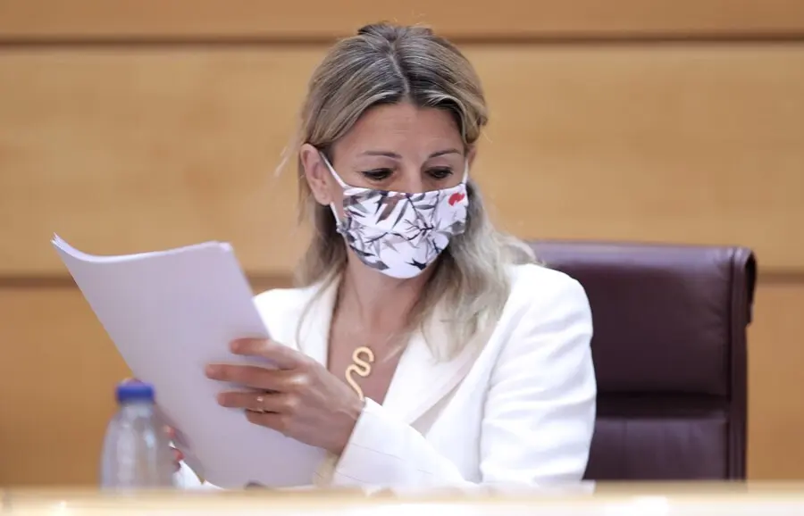 La vicepresidenta Tercera del Gobierno y Ministra de Trabajo y Econom&iacute;a Social, Yolanda D&iacute;az, a su llegada a la comisi&oacute;n de Trabajo, Inclusi&oacute;n, Seguridad Social y Migraciones, a 28 de junio de 2021, en el Senado, Madrid, (Espa&ntilde;a).