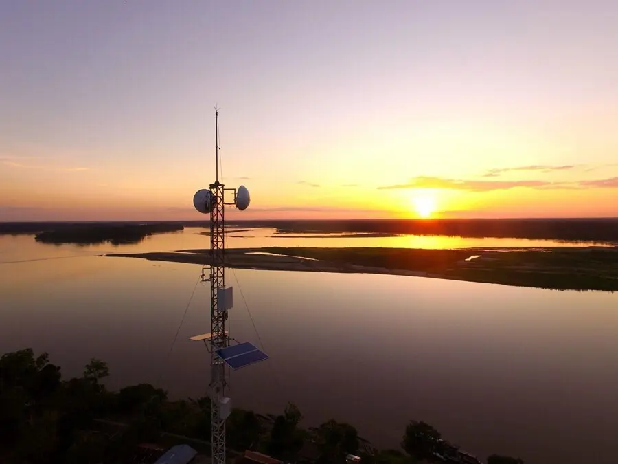 Archivo - Telef&oacute;nica instala antenas de telecomunicaciones para dar conectividad a zonas rurales remotas en el proyecto Internet para todos