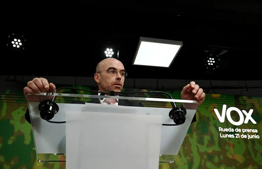 El vicepresidente Primero de Acci&oacute;n Pol&iacute;tica y eurodiputado de VOX, Jorge Buxad&eacute;, interviene en una rueda de prensa del Comit&eacute; de Acci&oacute;n Pol&iacute;tica de Vox, a 21 de junio de 2021, en la Sede Nacional de Vox, Madrid, (Espa&ntilde;a). Tras la aprobaci&oacute;n de la medida 