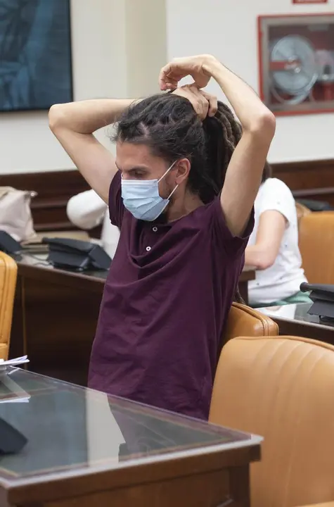 El secretario de Organizaci&oacute;n de Podemos, Alberto Rodr&iacute;guez, a su llegada a la Comisi&oacute;n de Trabajo, Inclusi&oacute;n, Seguridad Social y Migraciones en el Congreso de los Diputados, a 1 de julio de 2021, en Madrid, (Espa&ntilde;a).
