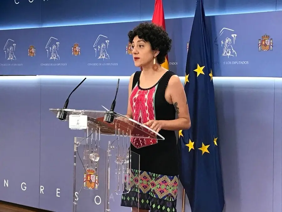 La diputada de Unidas Podemos y portavoz de En Com&uacute; Podem en el Congreso, Aina Vidal, intervierne en rueda de prensa en la C&aacute;mara Baja.