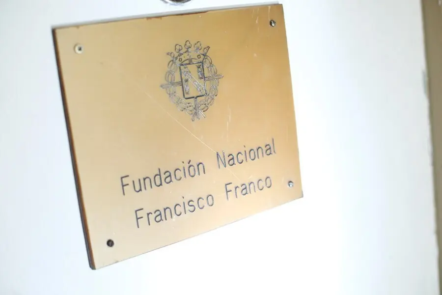 Archivo - Detalle de la placa de entrada en la sede de la Fundaci&oacute;n Francisco Franco, sita en la Avenida Concha Espina de Madrid. La polic&iacute;a investiga un posible asalto y el robo de una caja fuerte en la misma. 