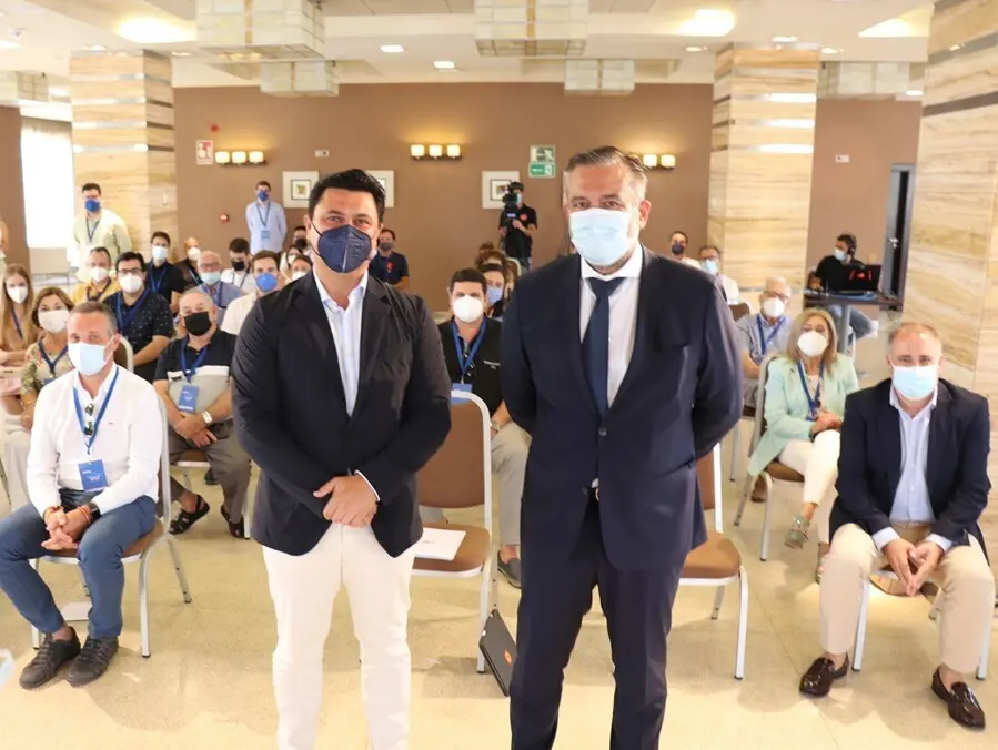 El consejero de Presidencia, Justicia e Interior de la Comunidad de Madrid, Enrique L&oacute;pez, junto con el secretario general del Partido Popular en la Regi&oacute;n de Murcia, Jos&eacute; Miguel Luengo
