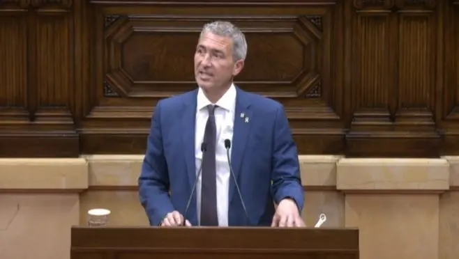 El conseller de Educaci&oacute;n de la Generalitat, Josep Gonz&aacute;lez-Cambray, en el pleno del Parlament del 20 de julio de 2021, en Barcelona