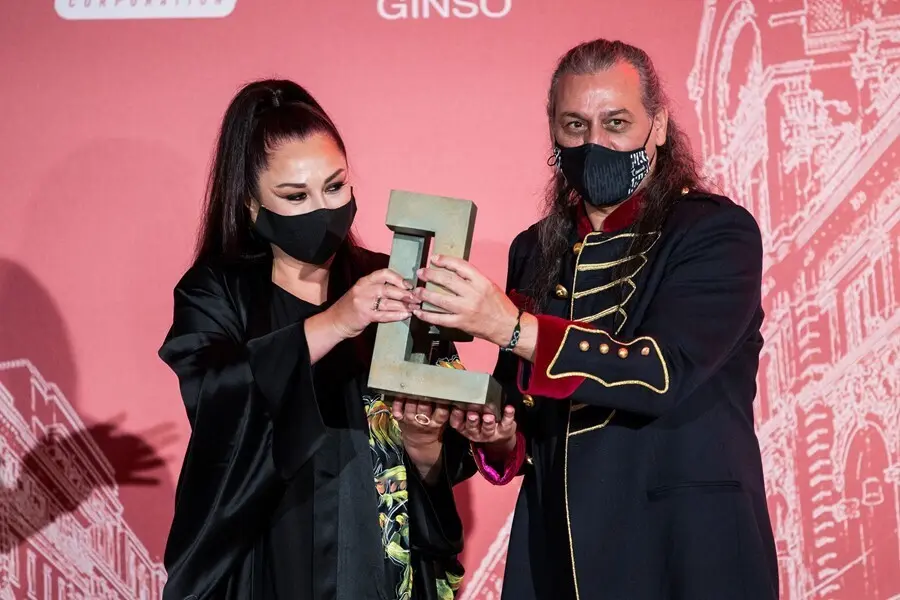 Archivo - El grupo musical Camela recibe el premio a Toda una Vida en la XVIII edici&oacute;n de los Premios Madrid, en el Hotel Westin Palace, Madrid