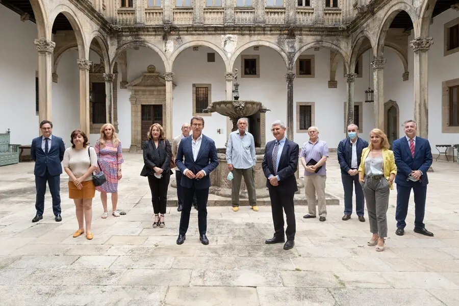 El presidente de la Xunta, Alberto N&uacute;&ntilde;ez Feij&oacute;o, se ha reunido este martes en Santiago con el presidente de RTVE, Jos&eacute; Manuel P&eacute;rez Tornero, y el Consejo de Administraci&oacute;n.