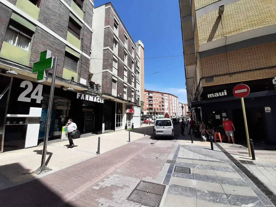 Vista de la farmacia 24 horas de Torrelavega. / S. D&iacute;az