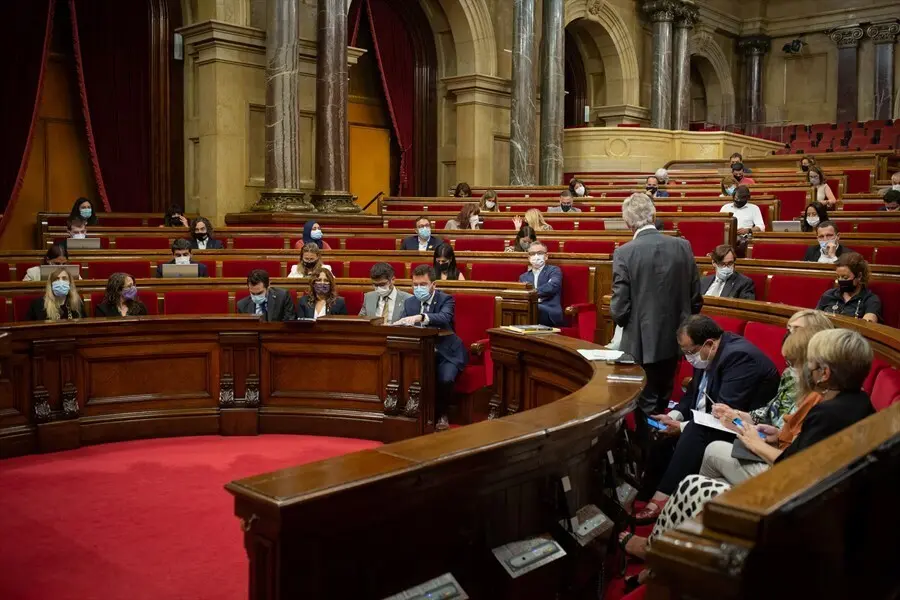 Vista general de una sesi&oacute;n plenaria en el Parlament de Catalunya, a 21 de julio de 2021, en Barcelona, Catalunya (Espa&ntilde;a).