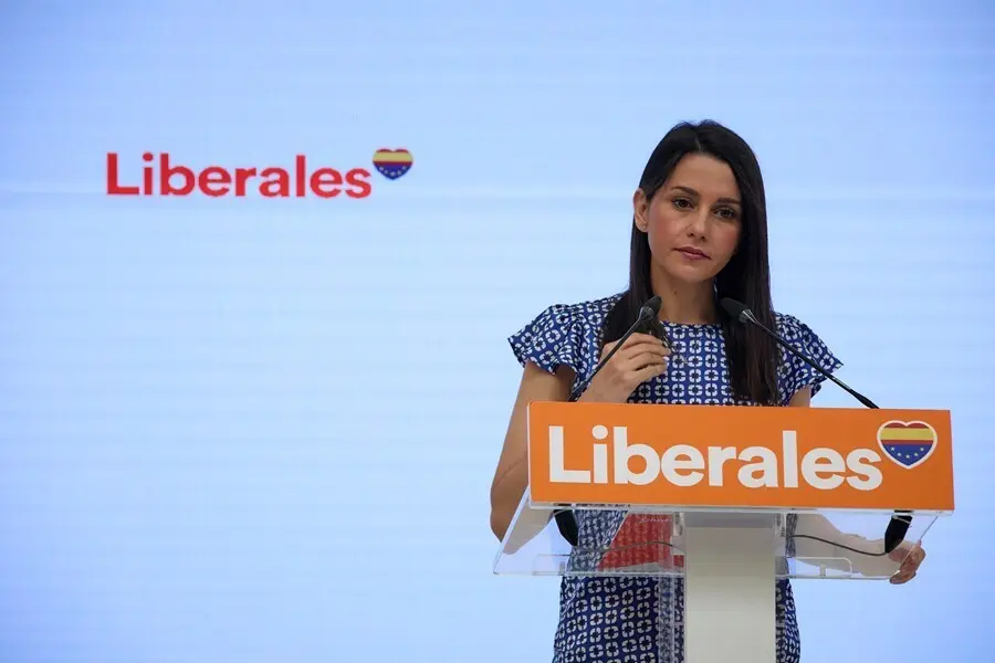 La presidenta de Ciudadanos, In&eacute;s Arrimadas, en una rueda de prensa en la sede del partido en Madrid.