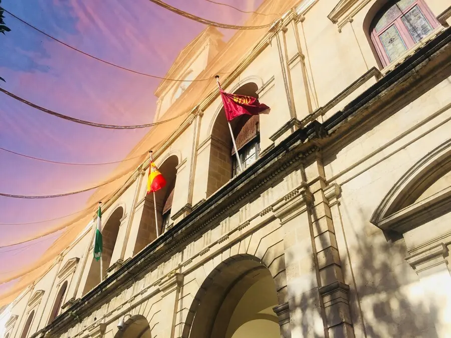 Archivo - Fachada del Ayuntamiento de Sevilla
