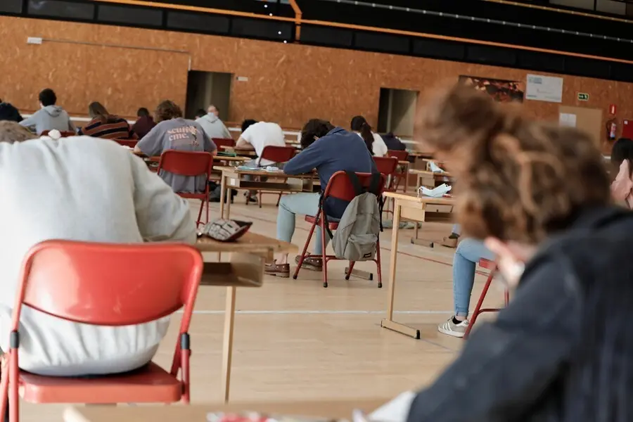 Archivo - Alumnos de Bachillerato del Colegio Virgen de Europa de Boadilla del Monte (Madrid)
