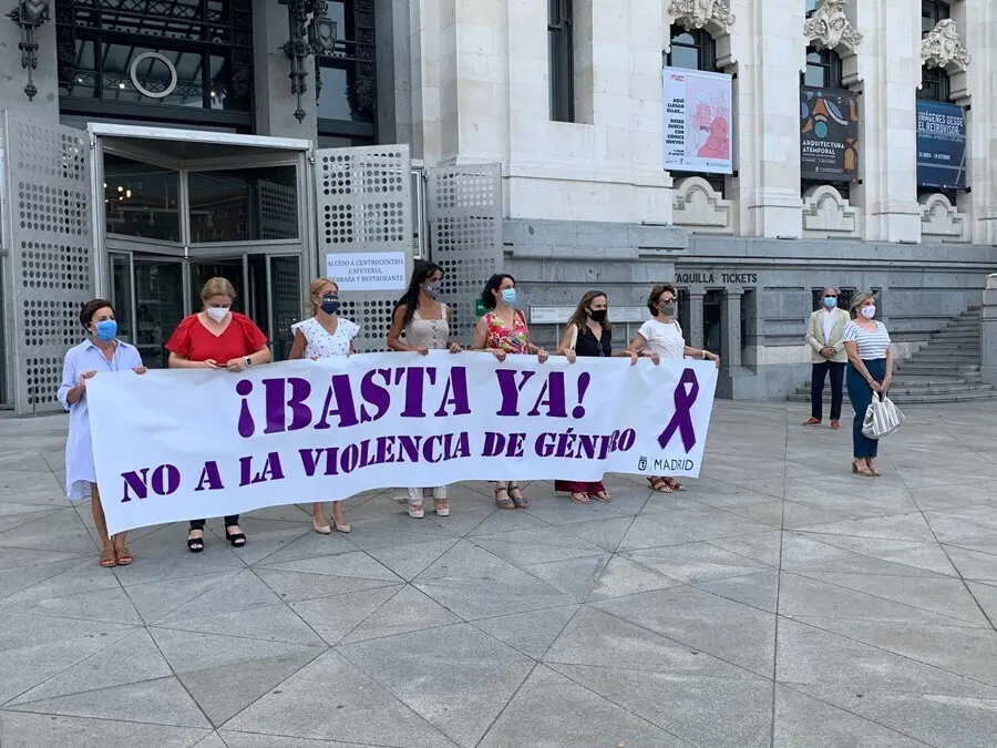 Minuto de silencio frente al Palacio de Cibeles.