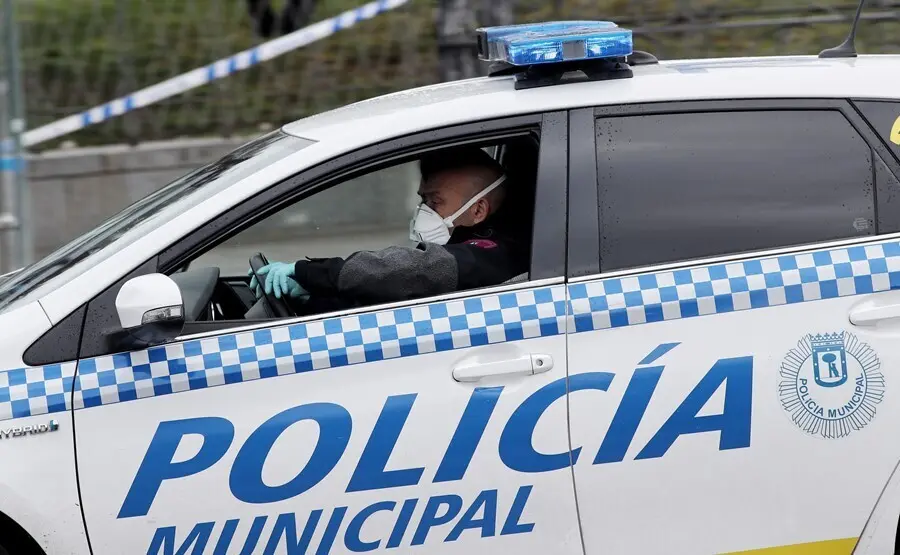 Archivo - Imagen de recurso de una patrulla de Polic&iacute;a Municipal de Madrid