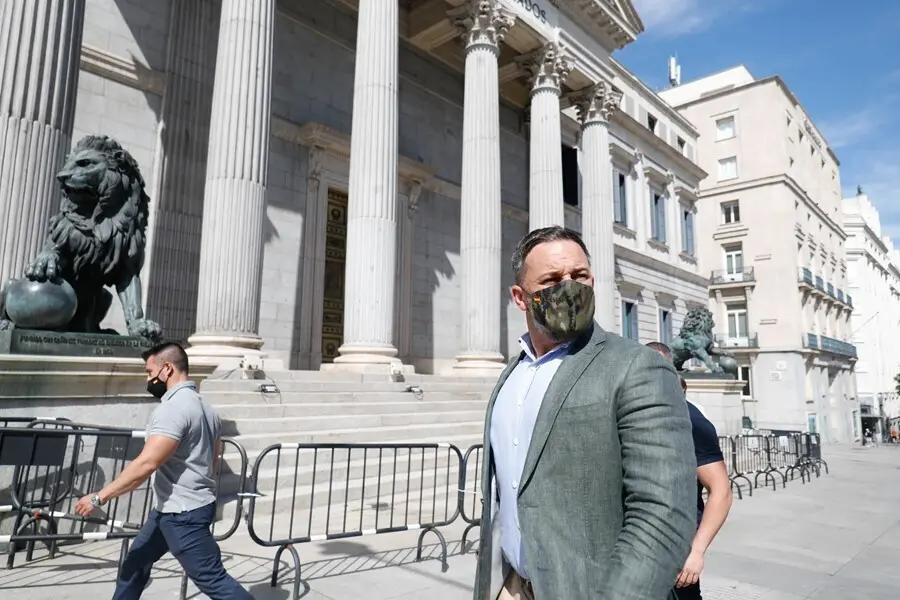 El presidente de Vox, Santiago Abascal, frente al Congreso de los Diputados, a 14 de julio de 2021, en Madrid (Espa&ntilde;a). 