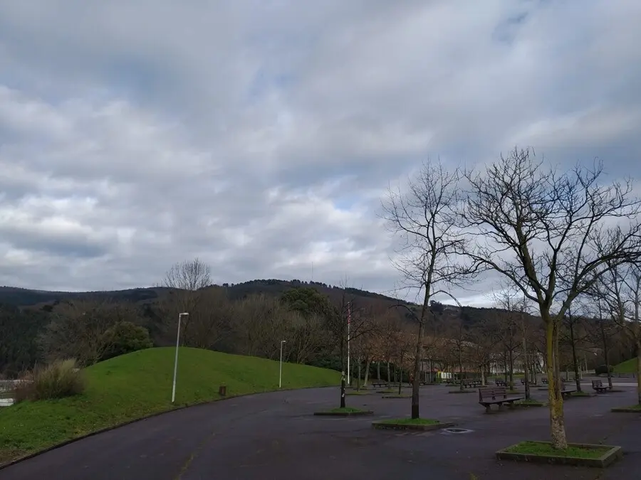 Archivo - Cielos nublados en Euskadi.