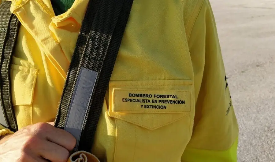 Archivo - Bombero forestal