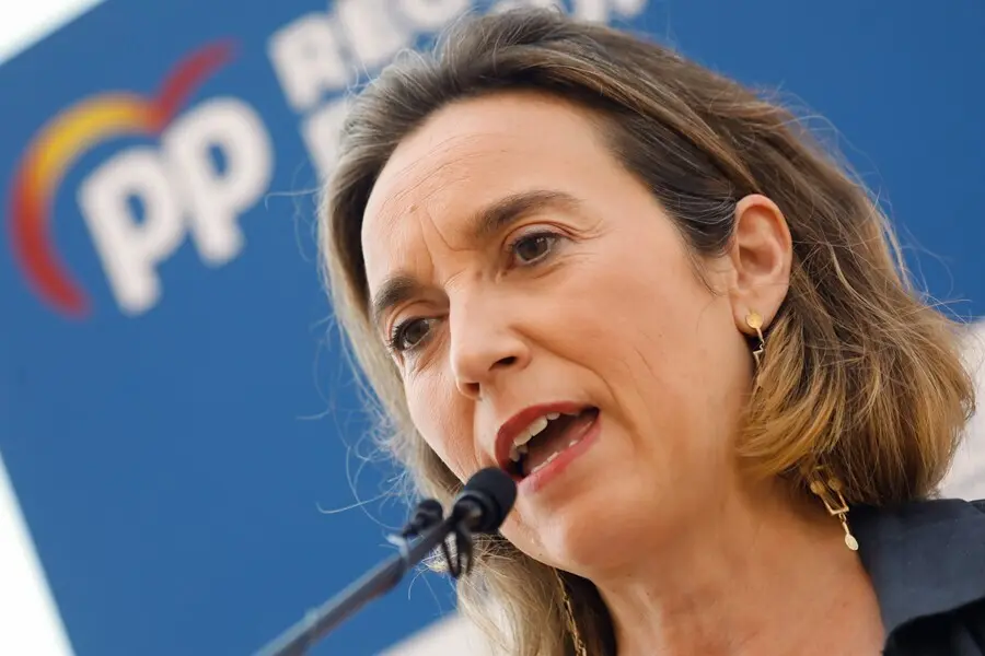 La portavoz del PP en el Congreso de los Diputados, Cuca Gamarra, ofrece declaraciones a los medios 