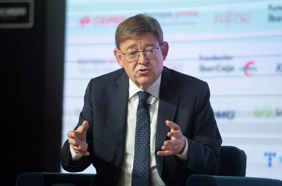El presidente de la Generalitat valenciana, Ximo Puig, interviene en un Desayuno Informativo de Europa Press (archivo).