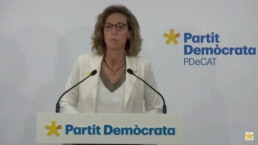 La secretaria general del PDeCAT, &Agrave;ngels Chac&oacute;n, en rueda de prensa.