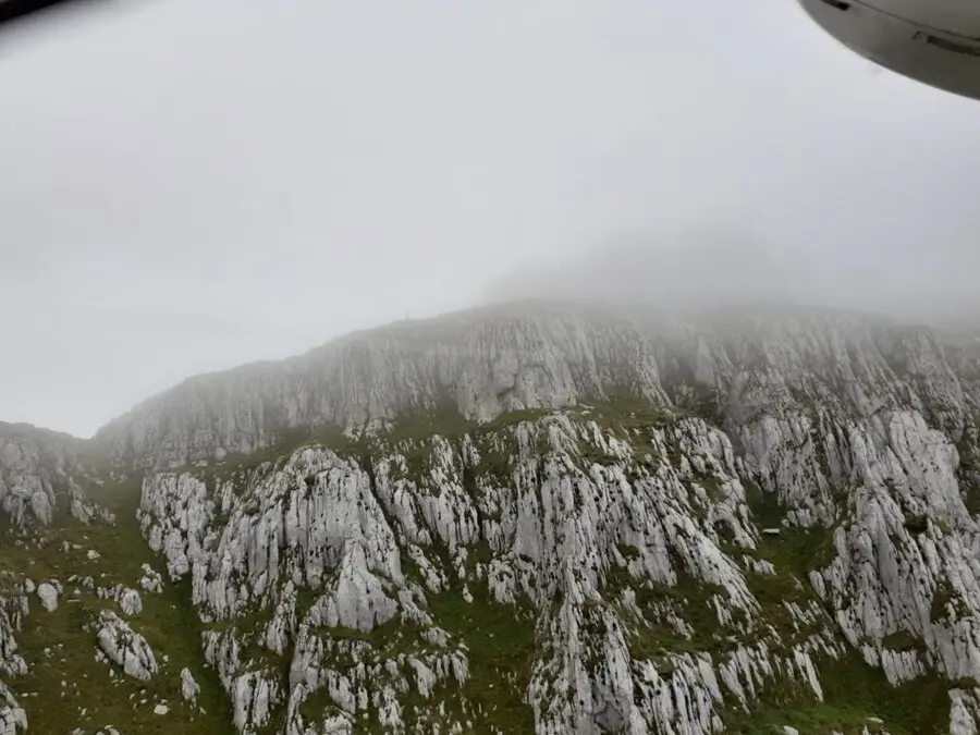 Rescatados en helic&oacute;ptero dos senderistas perdidos por la niebla en Arredondo