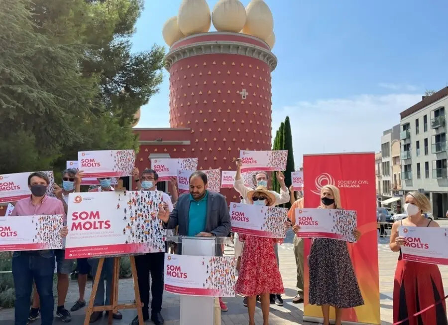 Acto de SCC en Figueres (Girona) dentro de su campa&ntilde;a 'Somos muchos'.