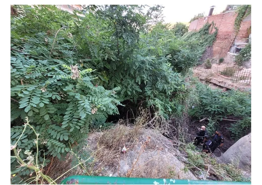 La Polic&iacute;a Nacional asisten a una anciana que hab&iacute;a ca&iacute;do al fondo de un barranco en Teruel.