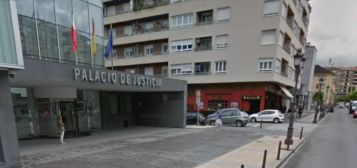 Vista del Palacio de Justicia de Torrelavega. / ALERTA