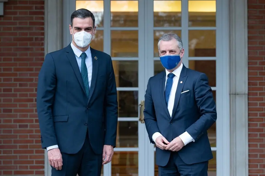 Archivo - Reunion entre Pedro S&aacute;nchez e I&ntilde;igo Urkullu en La Moncloa